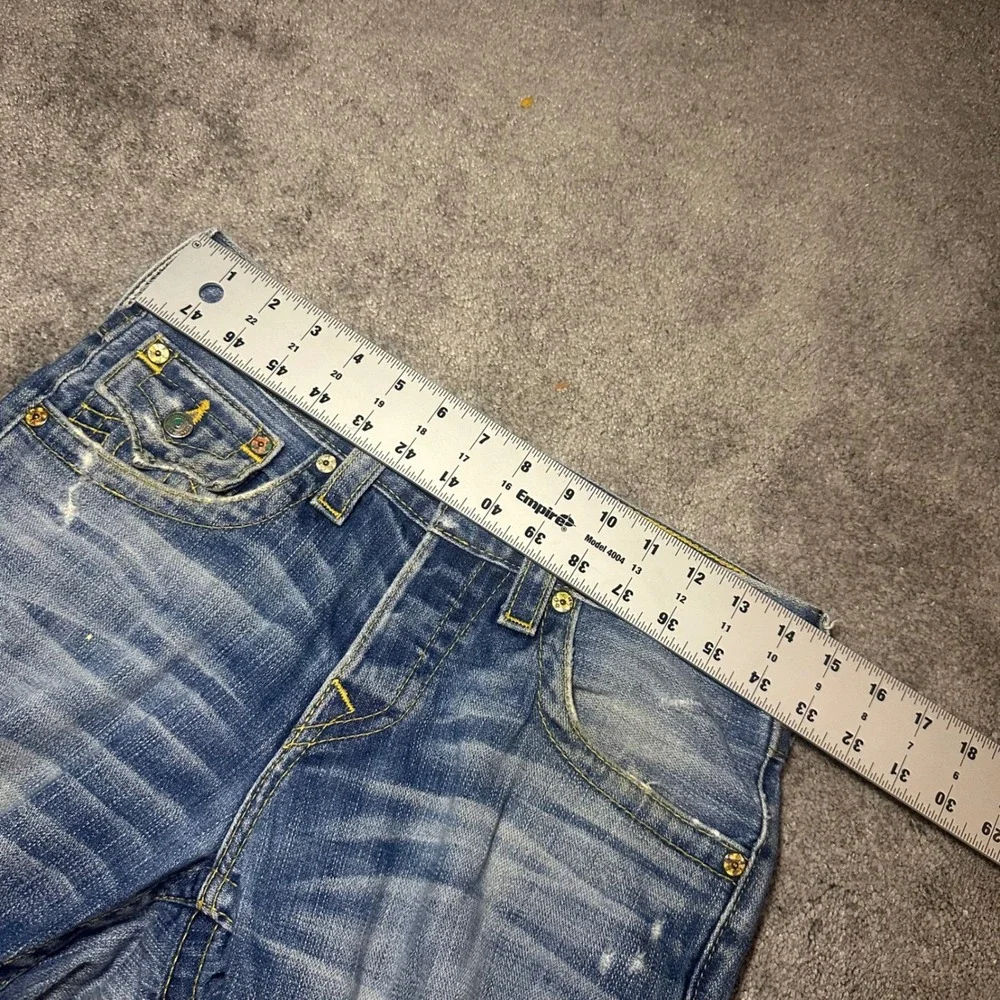 True Religion Jeans Women 26 (Fit 29x32) Blue Skull Rose Patch Slim Straight Y2K - Picture 13 of 15